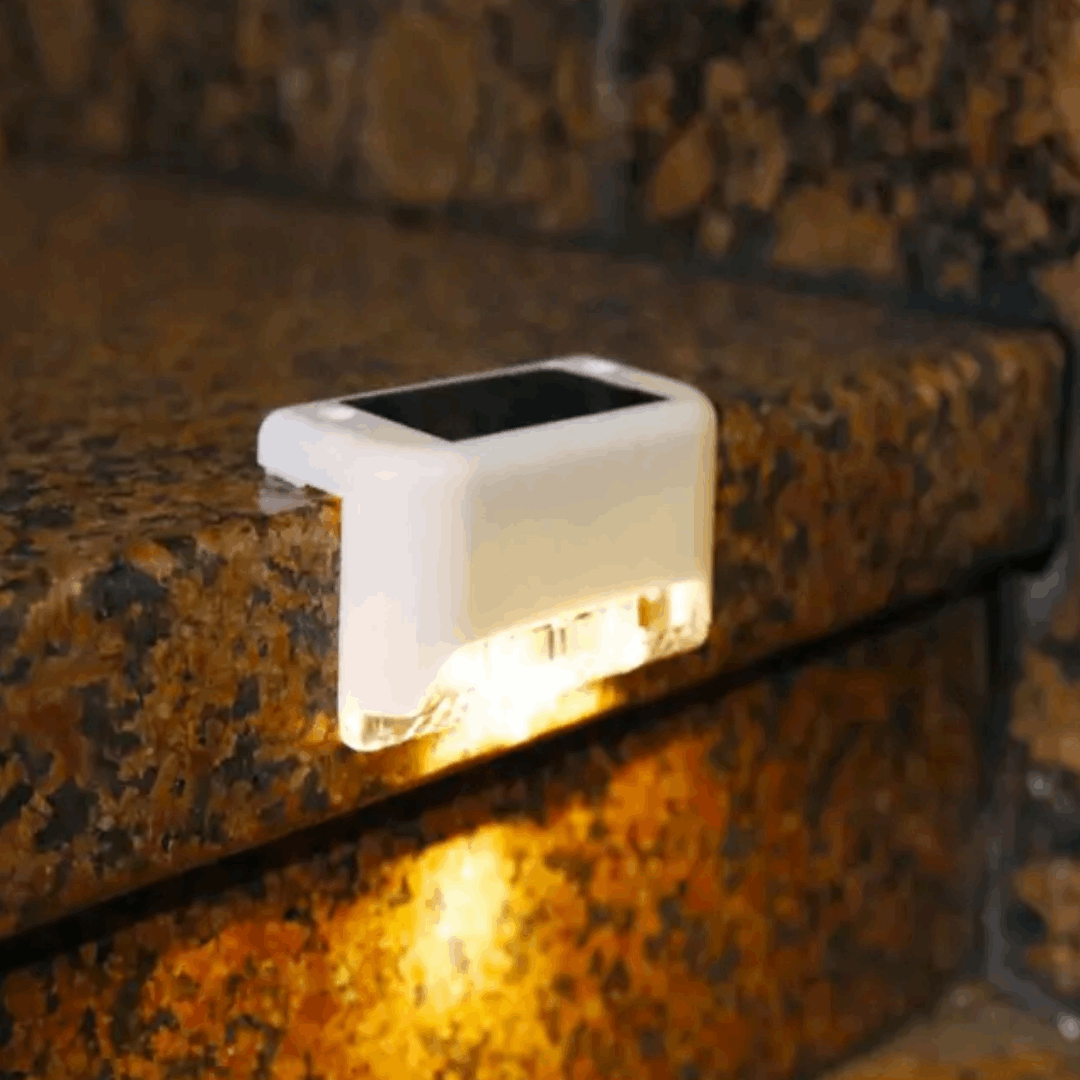 LED SOLAR GARDEN LIGHT